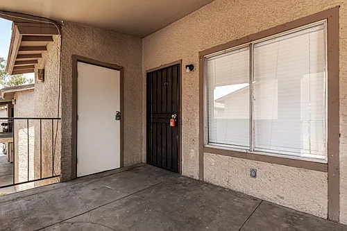 260 W 8th Ave Photo 1