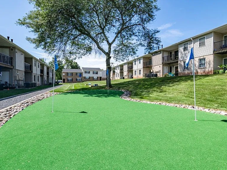 Brookside Manor Apartments and Townhomes — Photo 27