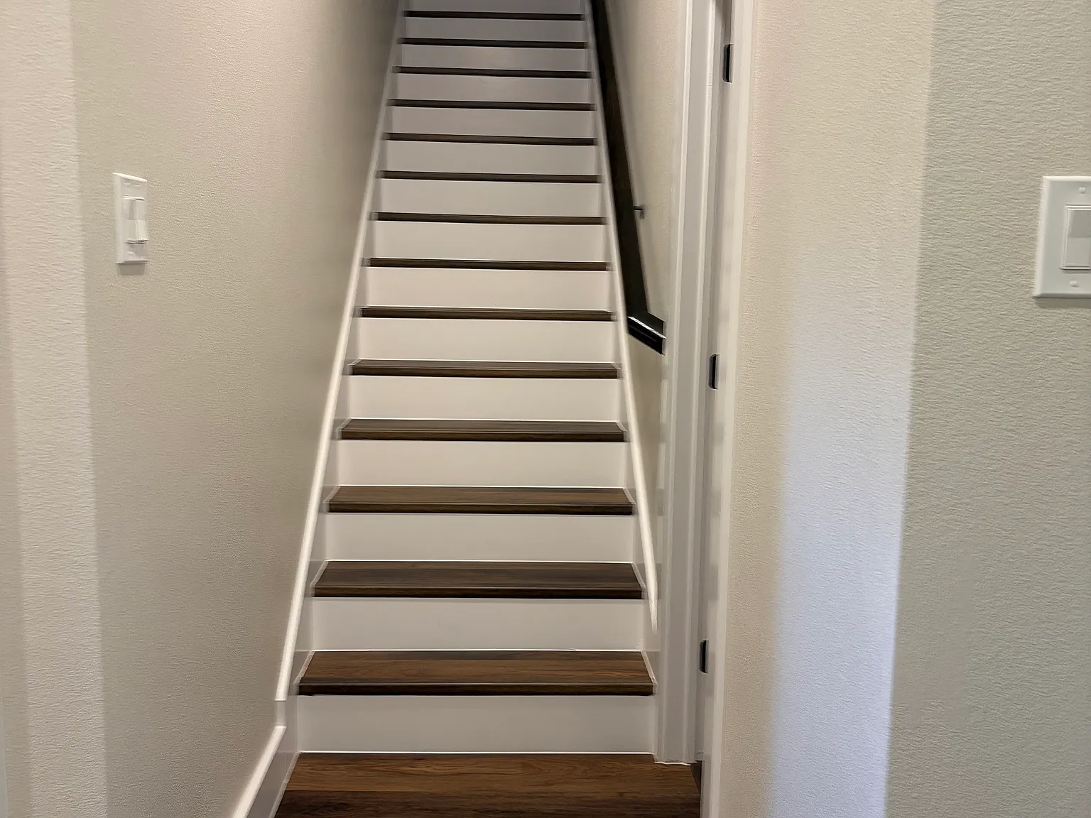 Mountain Trail Townhomes — Photo 4