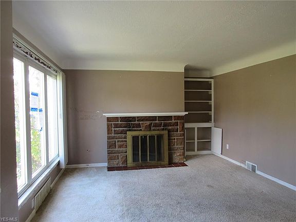 3rd image of 5976 Twin Lakes Dr