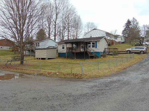 5th image of 112 Oakwood St