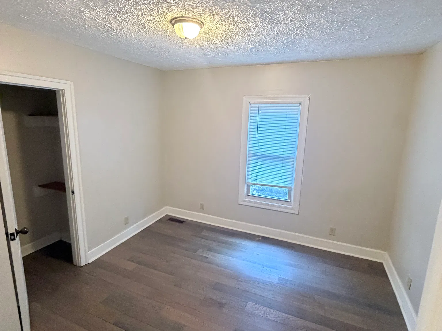3 bed, 924 sqft, $1,000 — Photo 4