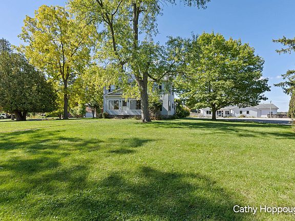 2nd image of 821 Jefferson Rd