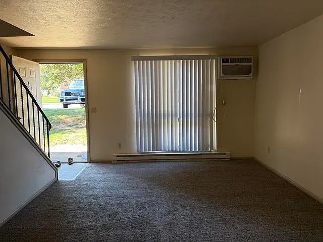 2 bed, 1.5 bath, $1,119 — Photo 3