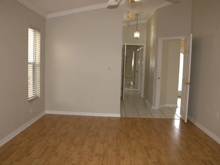 9395 Belvedere St — Photo 12
