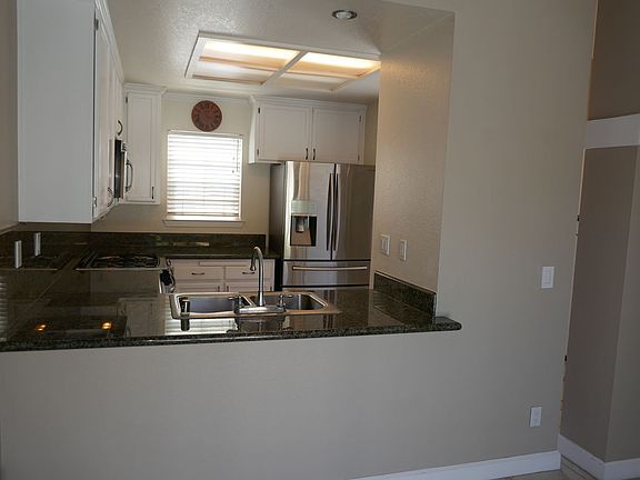 3rd image of 17 Mariners Cir