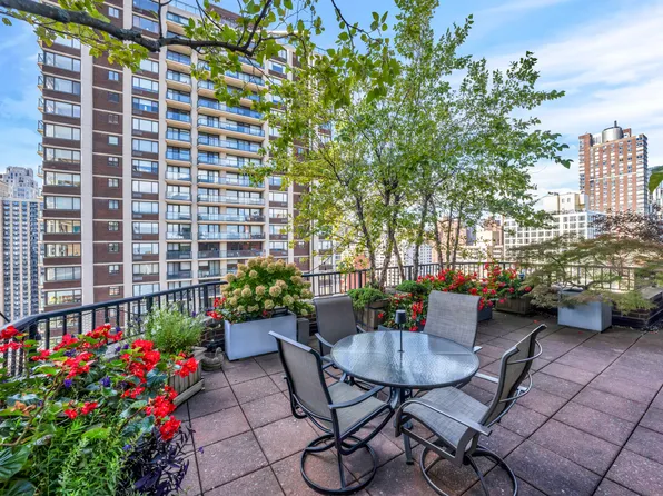 400 East 85th Street image 1 of 9