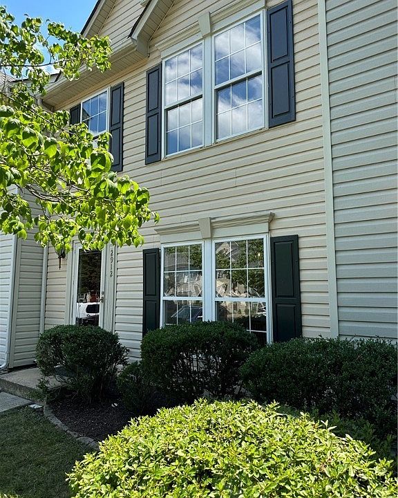 1st image of 2912 Queensland Dr