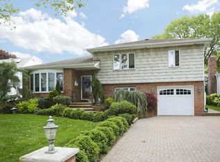 203 Kildare Rd, Garden City, NY 11530