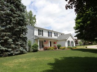 1350 Barneswood Ln, Rochester Hills, MI