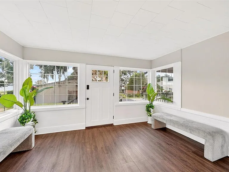 1099 Grove Ave — Photo 36