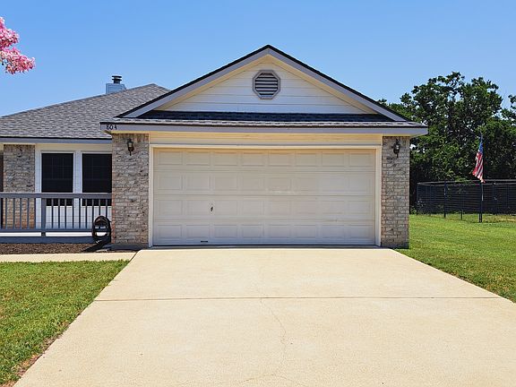 3rd image of 804 Moon Glow Dr