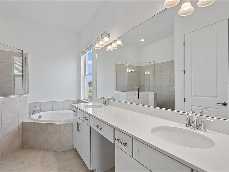 17118 Jadestone Ct — Photo 24