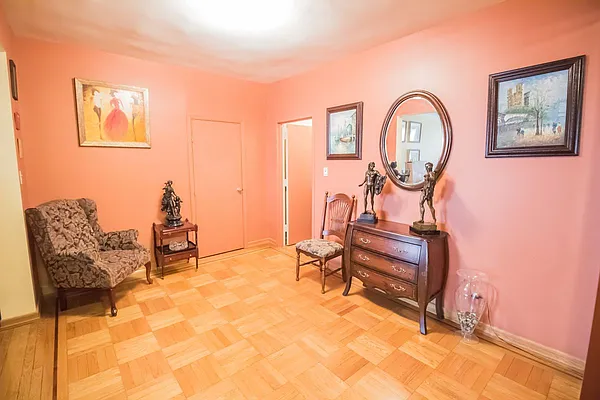 Sold by Remax Edge | media 37