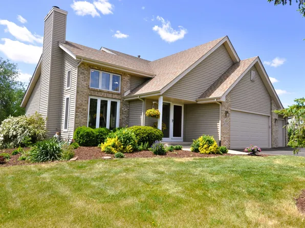 8774 N Sunnyside Dr, Byron, IL 61010