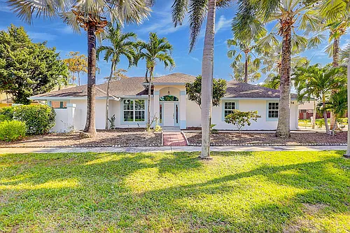 1176 Staghorn St Photo 1
