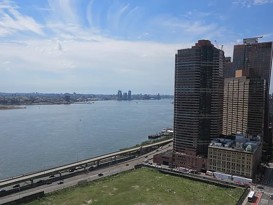 Rented by Target Realty Group | media 34