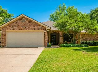 5300 Oak Branch Dr, Arlington, TX 76016