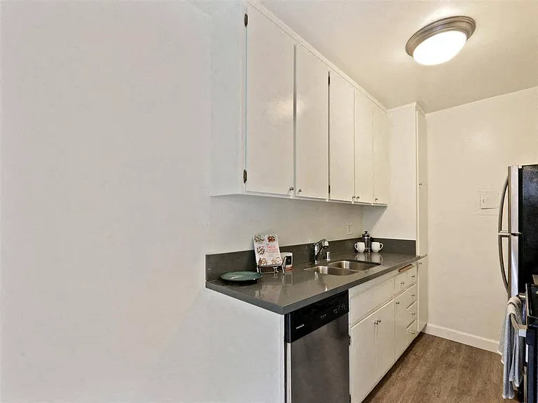 Brockton Avenue Apartments — Photo 2