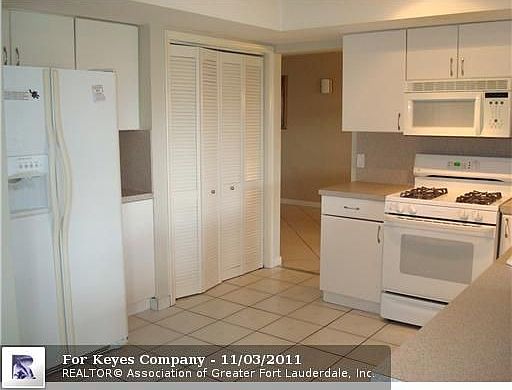 4th image of 8440 NW 27th Pl