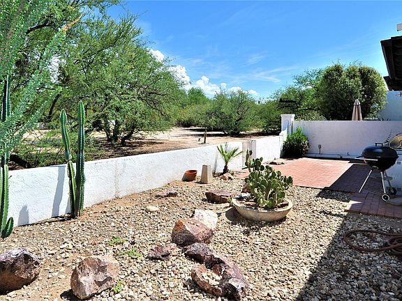 3rd image of 7113 E Sabino Vista Cir