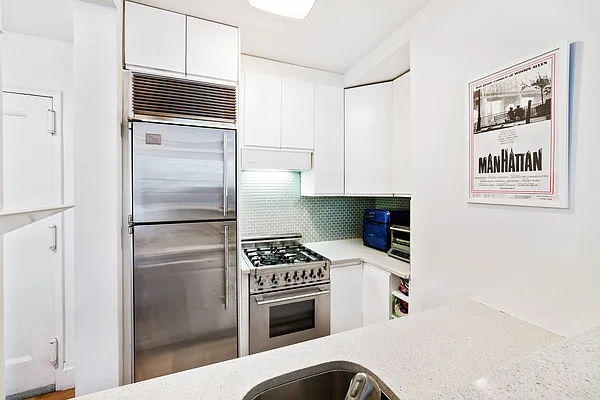 Sold by Nest Seekers International | media 10