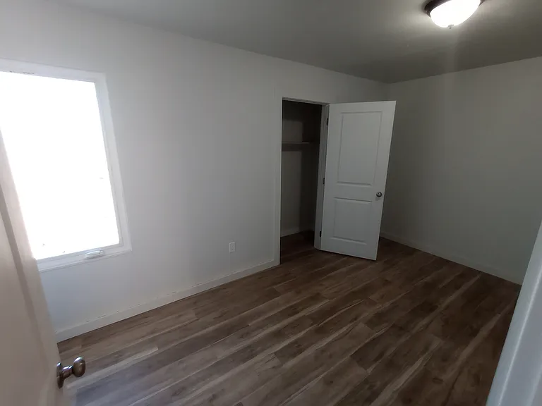 400 SW Grand Blvd #1 — Photo 18