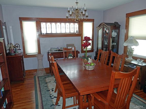 5th image of 902 E Ash St