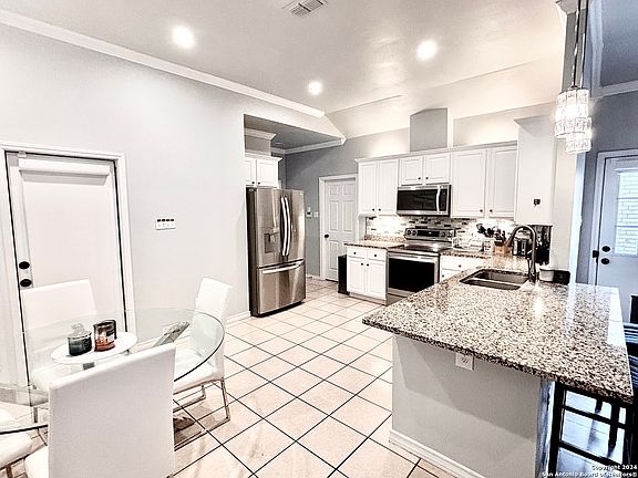 5th image of 7205 The Mansions Dr  Unit #Y6