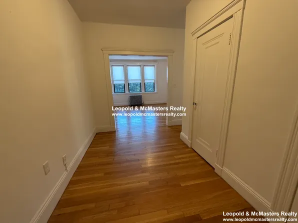 30 Bellevue St APT 15, Boston, MA 02132