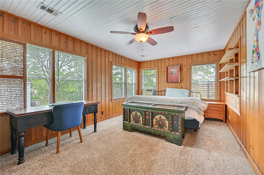 3 bed, 2404 sqft, $2,400 — Photo 4