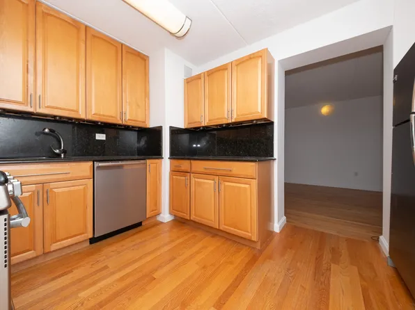 300 Cathedral Parkway image 9 of 18