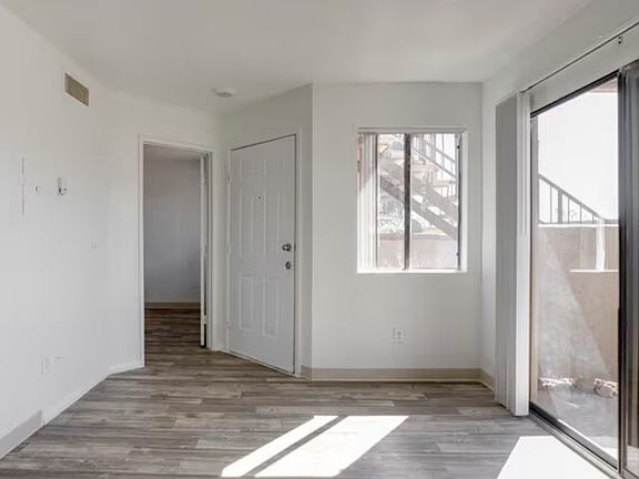 4th image of 357 E Roeser Rd #28