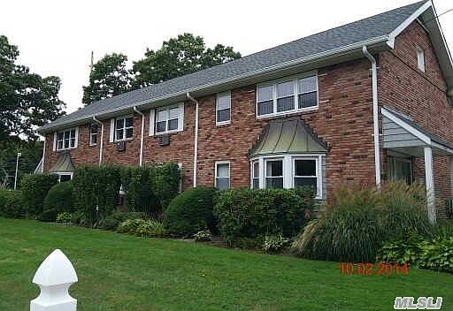 4th image of 100 Connetquot Ave
