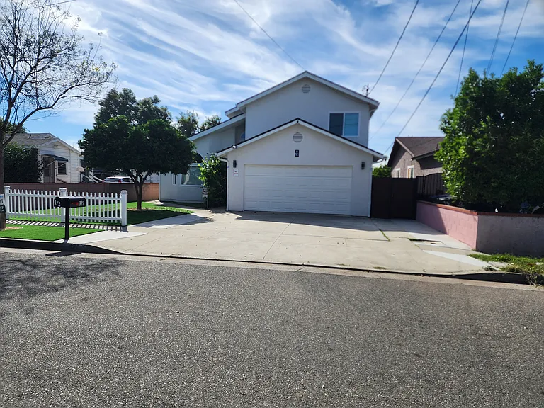 121 Kellog Ave — Photo 1