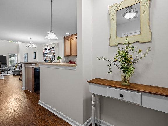 5th image of 3309 Bartlett Cir