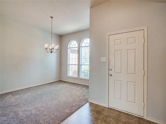 4th image of 101 Aspenwood Trl