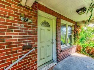 946 N 79th St, Seattle, WA 98103