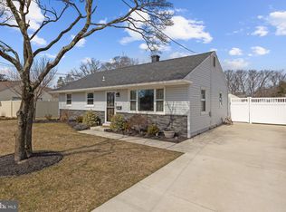 9 Holly Dr, West Berlin, NJ 08091