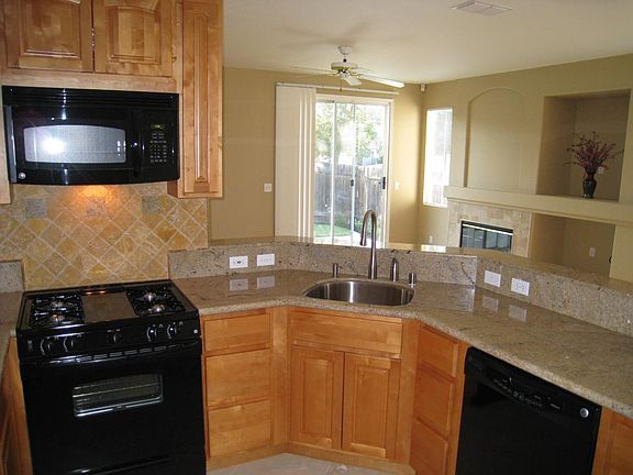 4th image of 9172 Laguna Manor Dr