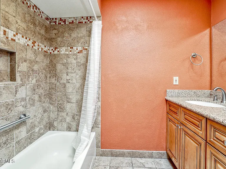 4809 E Euclid Ave #2 — Photo 14