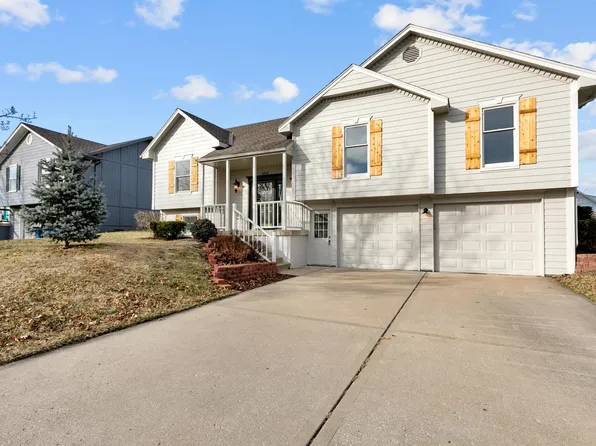1600 NE Harvest Ln, Lees Summit, MO 64086