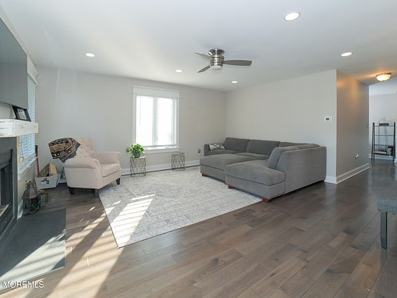 5th image of 41 Tower Hill Dr