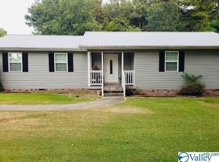 2875 McMahan St, Hokes Bluff, AL 35903