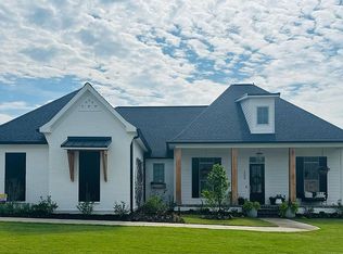 204 Royal Troon Rd, Starkville, MS 39759