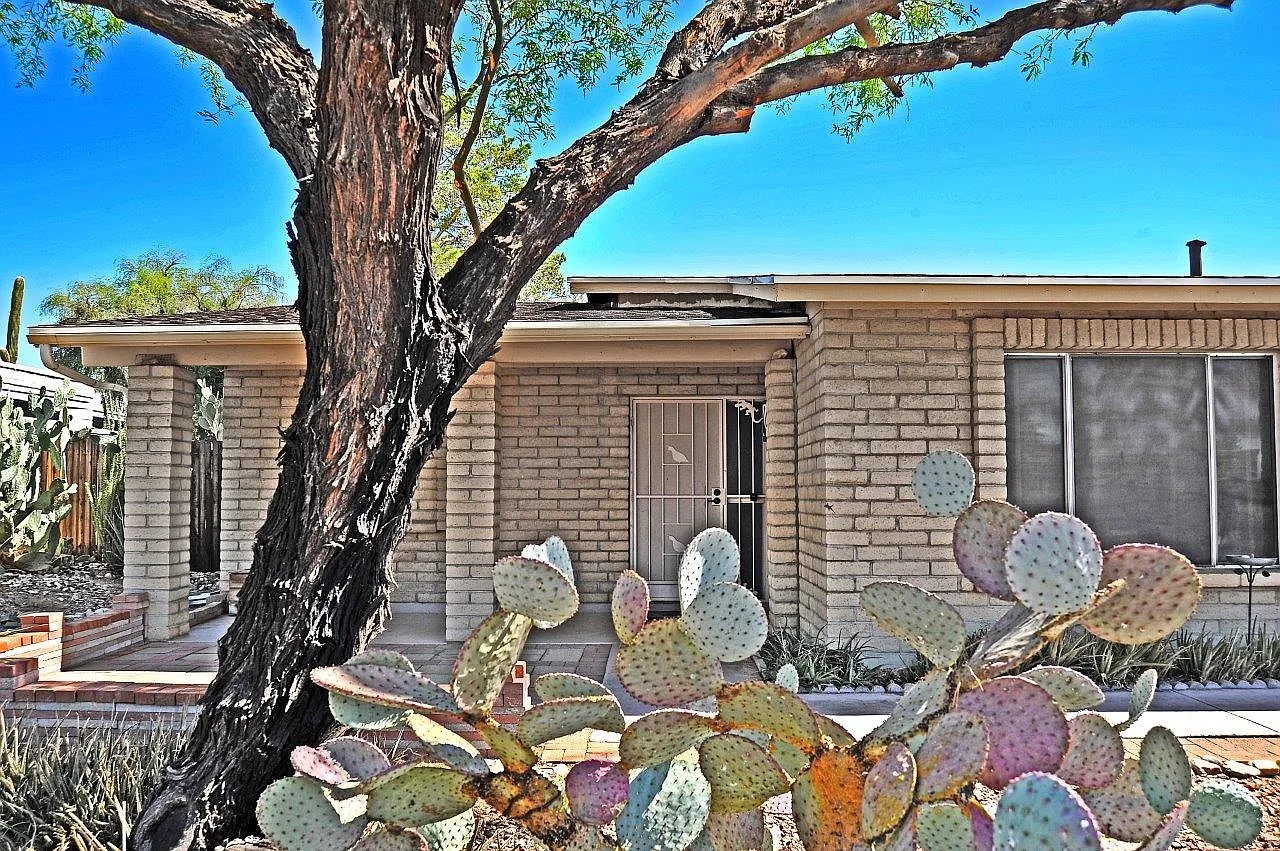 5 bed, 2206 sqft, $2,195 — Photo 4