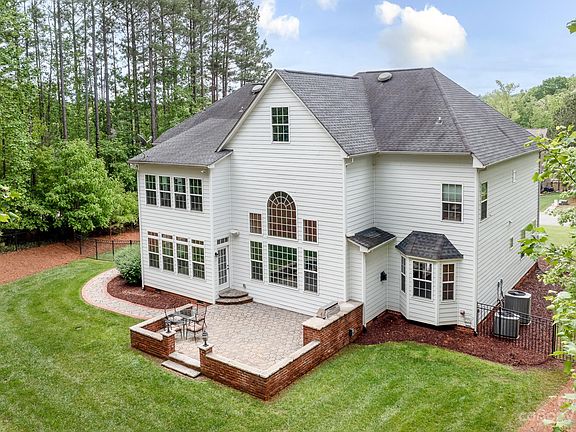 5th image of 619 Winter Walk Ln