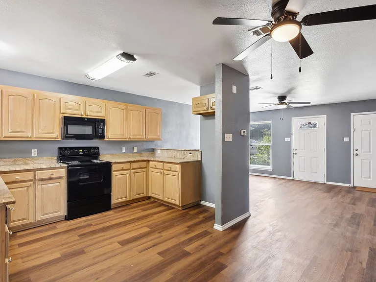 1502 Sharron Ct — Photo 23