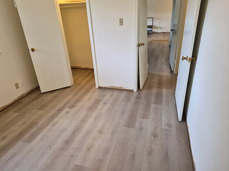 5616 S Madison Pl — Photo 2