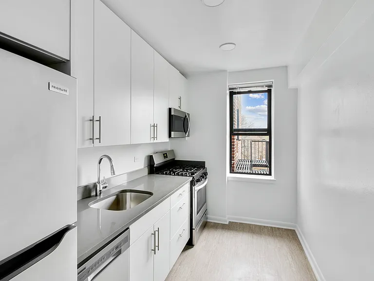 1985 Sedgwick Ave #3E — Photo 4